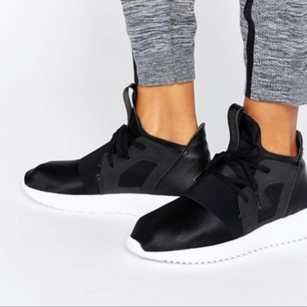 Adidas turbular defiant Sz 5